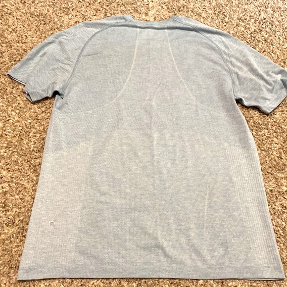 Mens Lululemon Fast and Free Shirt - Picture 2 of 4